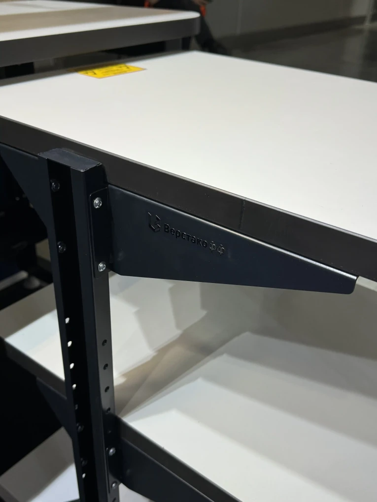 Подкатной антистатический стол SPC A купить в Ростове-на-Дону