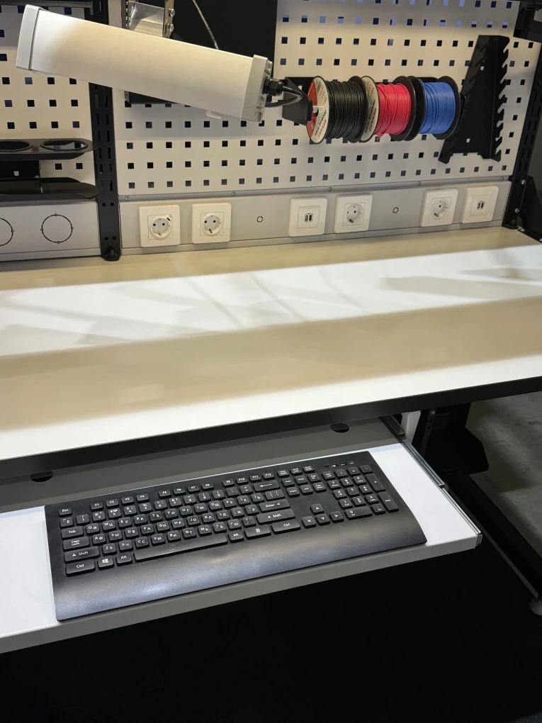 SPC Полка для клавиатуры купить в Ростове-на-Дону SPC Полка для клавиатуры купить в Ростове-на-Дону